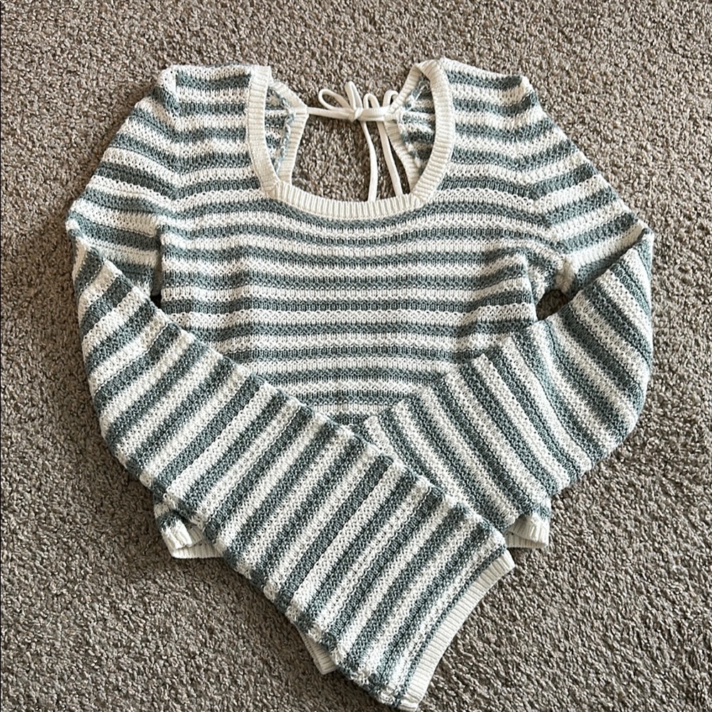 Hollister Square Neck Tie-Back Sweater - Large